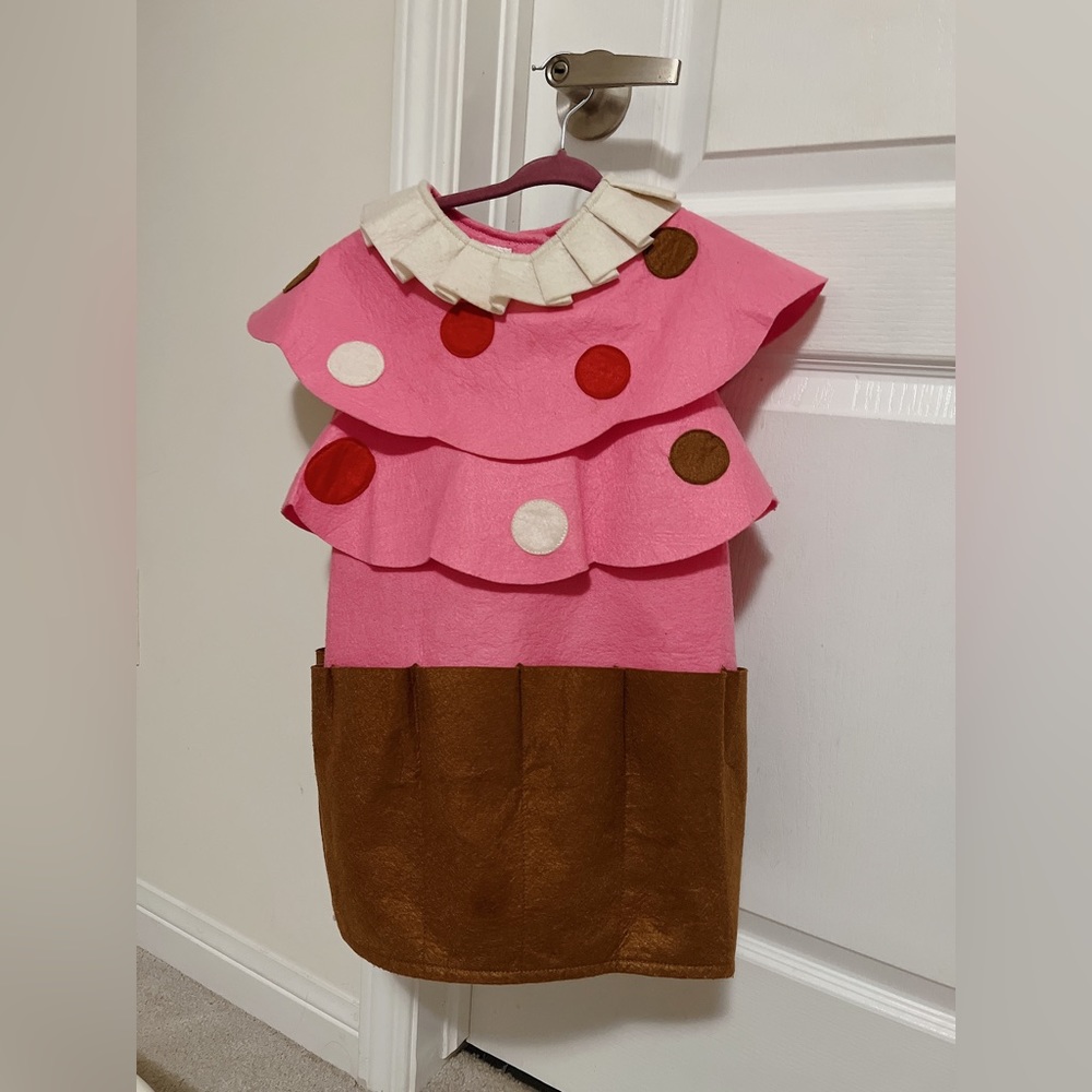 Pottery Barn Kids Halloween Girl Cupcake Costume